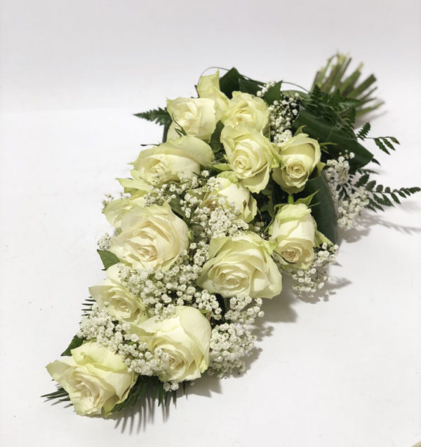 Matusekimp valgete roosidega